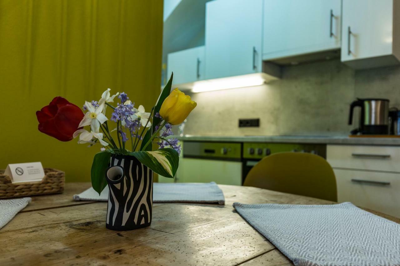 Yellow Flat By Grazrentals With Best Location & Free Parking Buitenkant foto