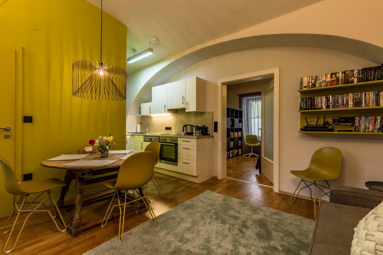 Yellow Flat By Grazrentals With Best Location & Free Parking Buitenkant foto
