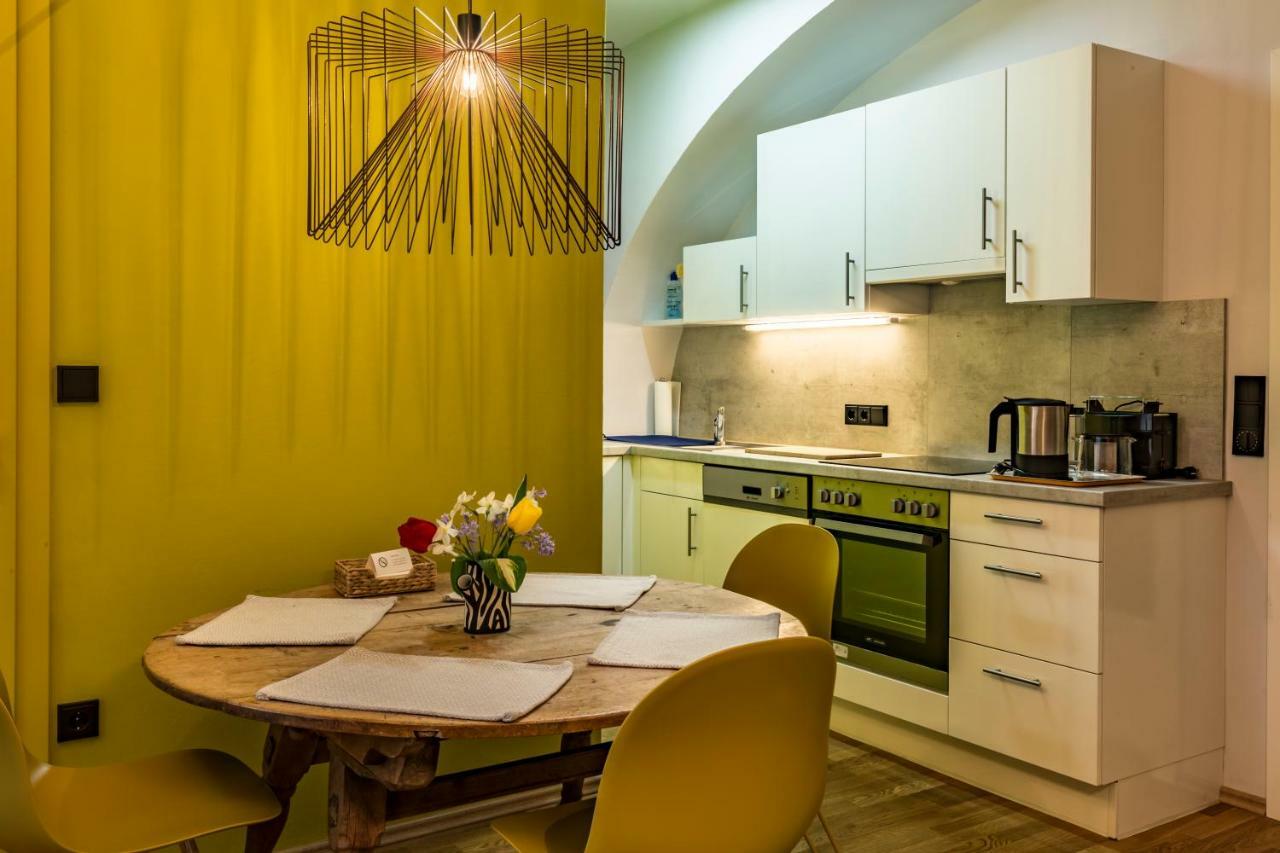 Yellow Flat By Grazrentals With Best Location & Free Parking Buitenkant foto